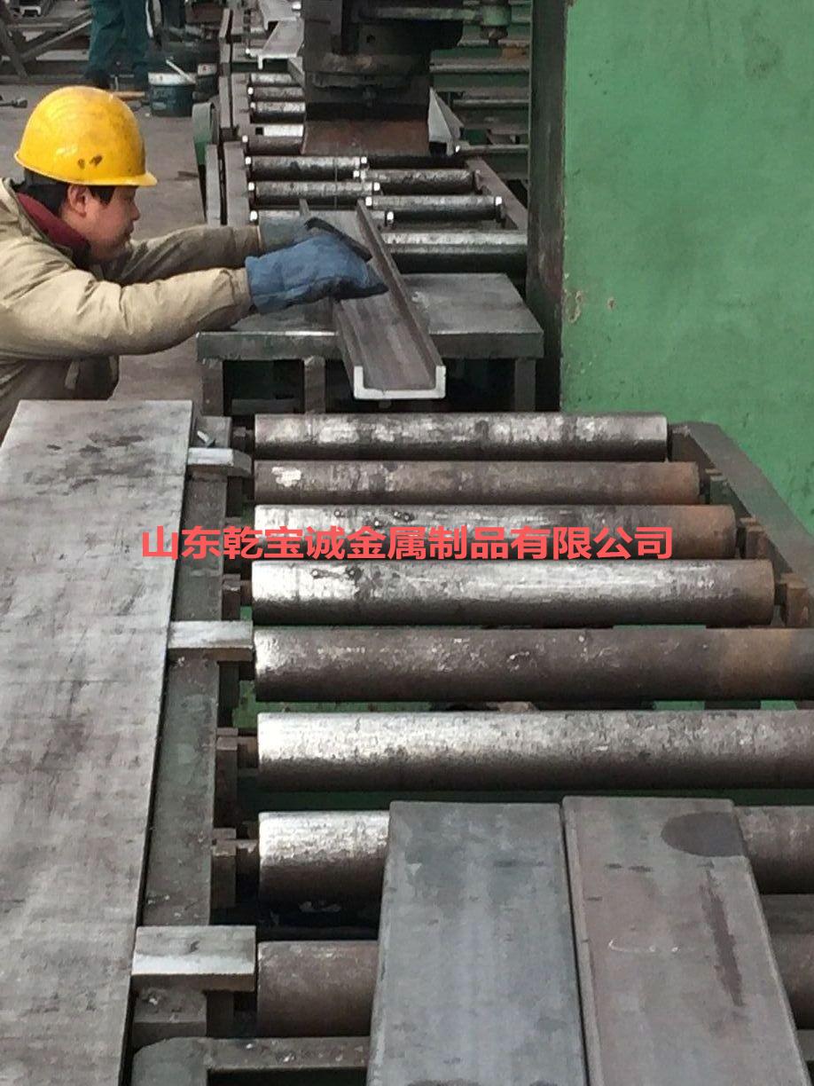 升降梯也用到叉车门架槽钢