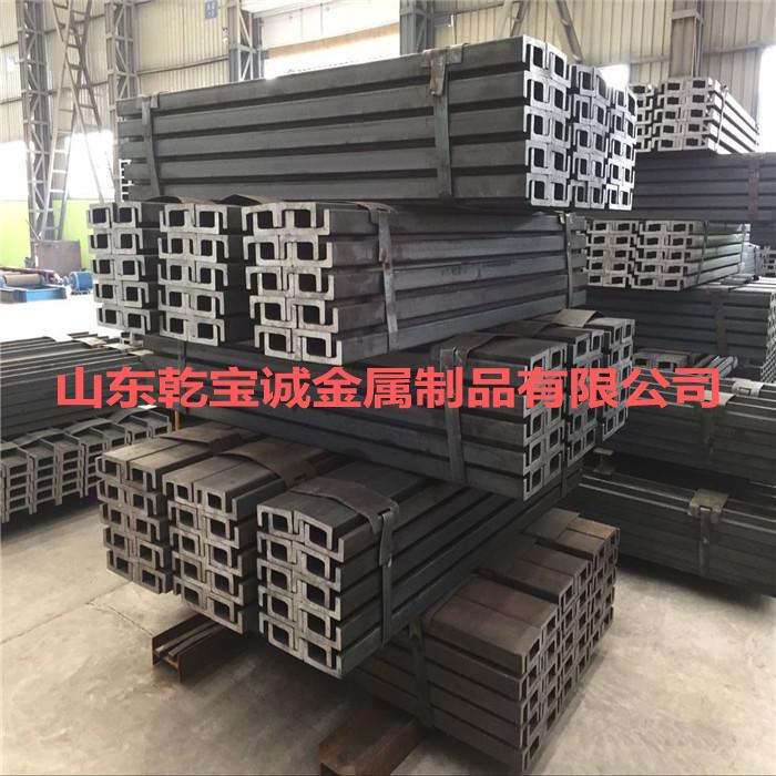 车型分类 叉车通常可以分为三大类：内燃叉车、电动叉车和仓储叉车。