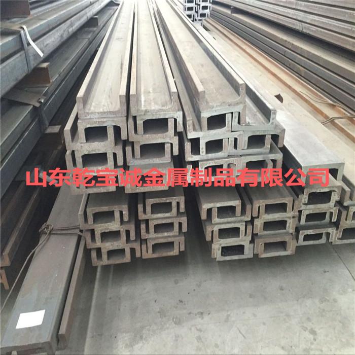 叉车安装属具来完成特殊功能