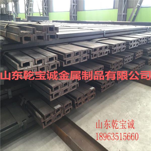 新型叉车门架的制作方法