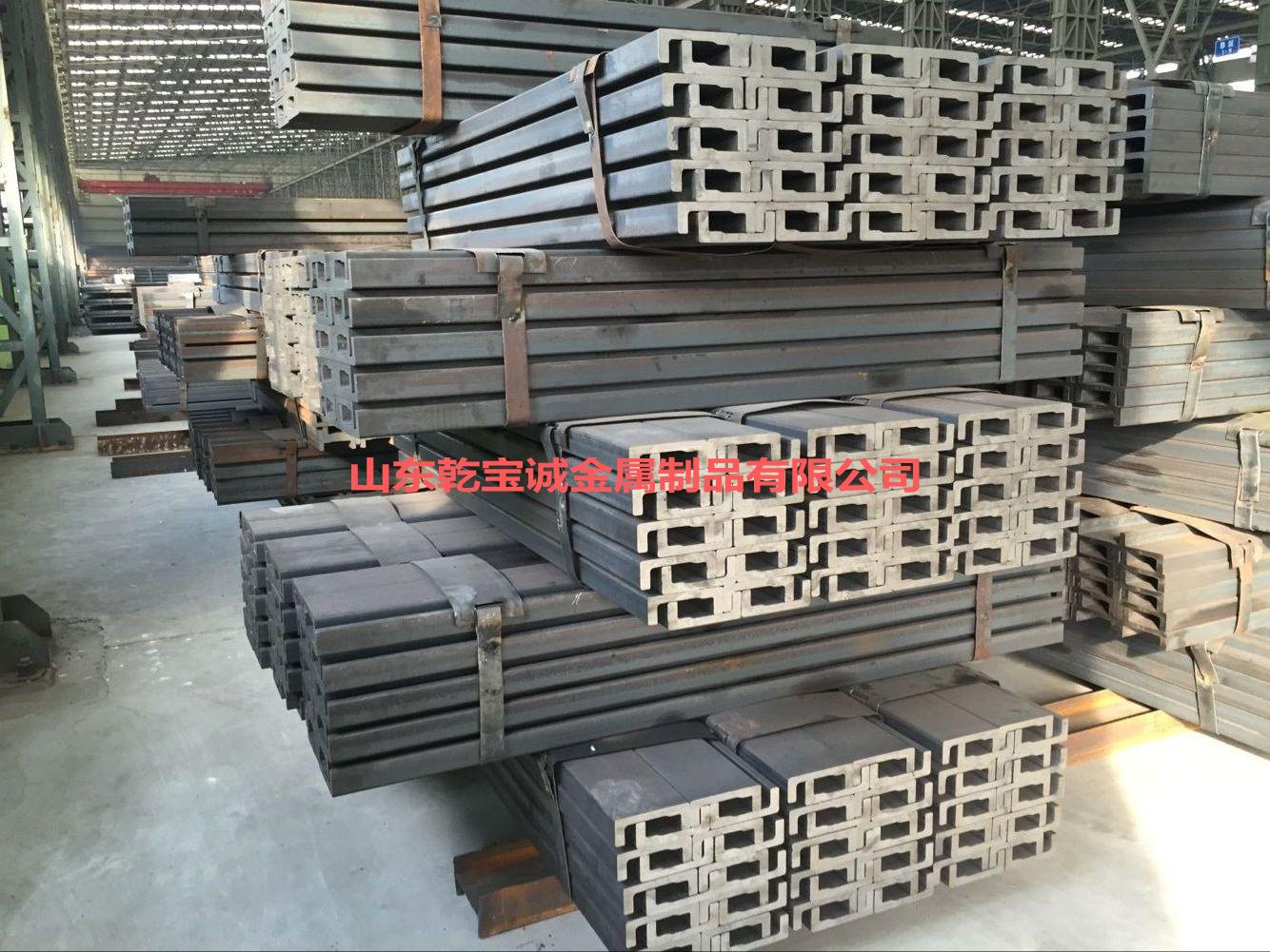 叉车起升机构的导向及门架高度的确定