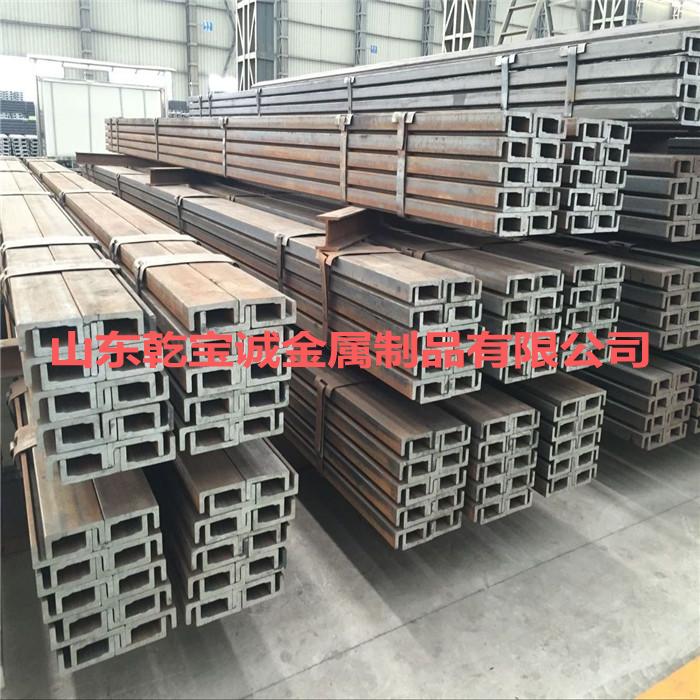 叉车槽钢滑架的构造