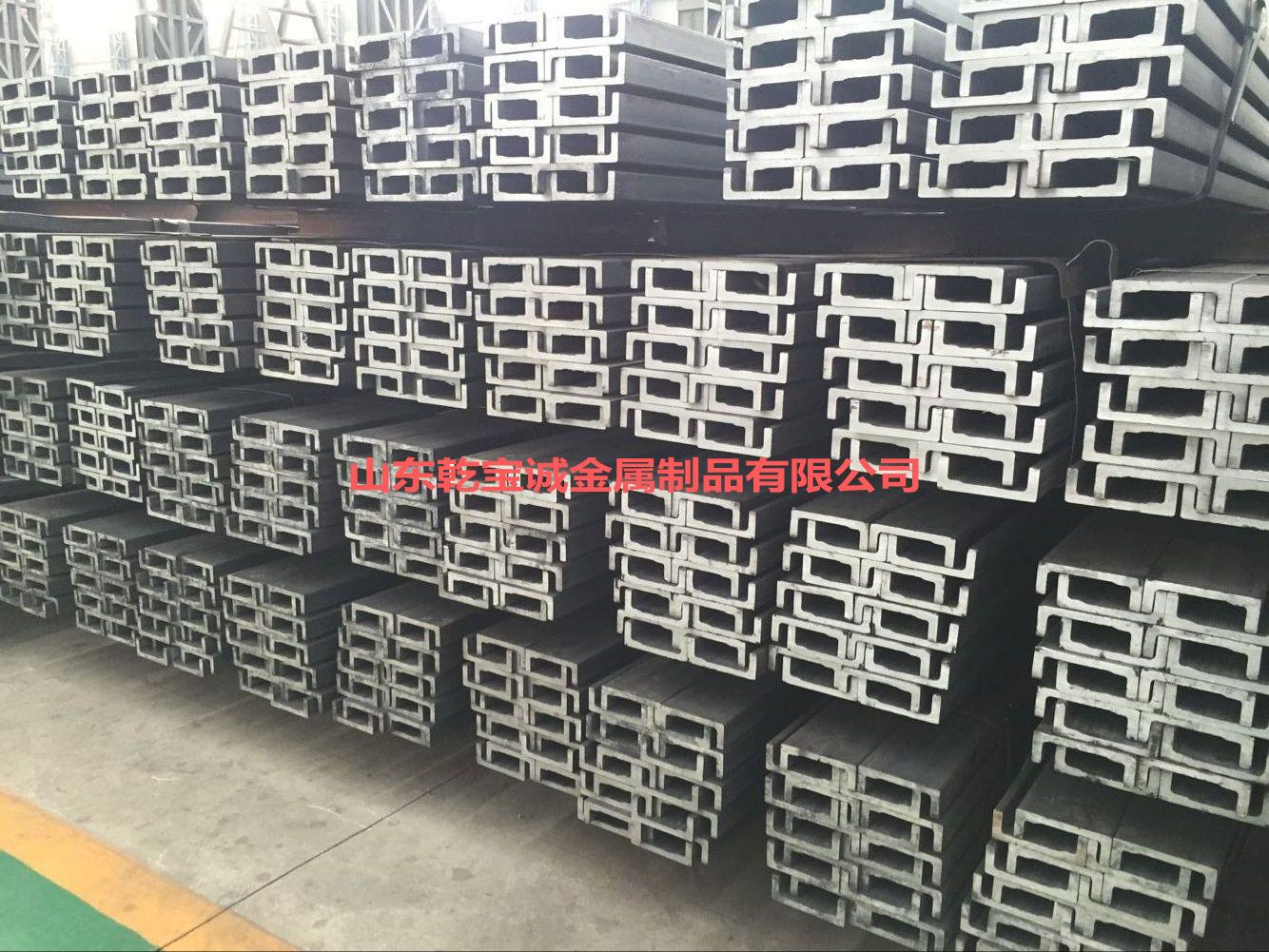 基于敏感度分析的叉车门架铰接点的布置优化