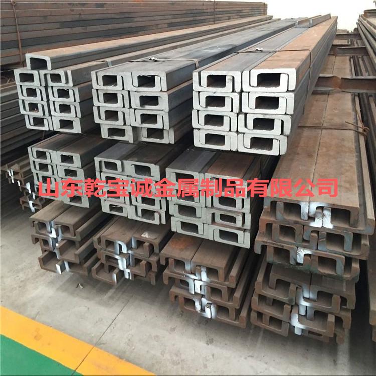 导致叉车门架的断裂，影响叉车的使用寿命